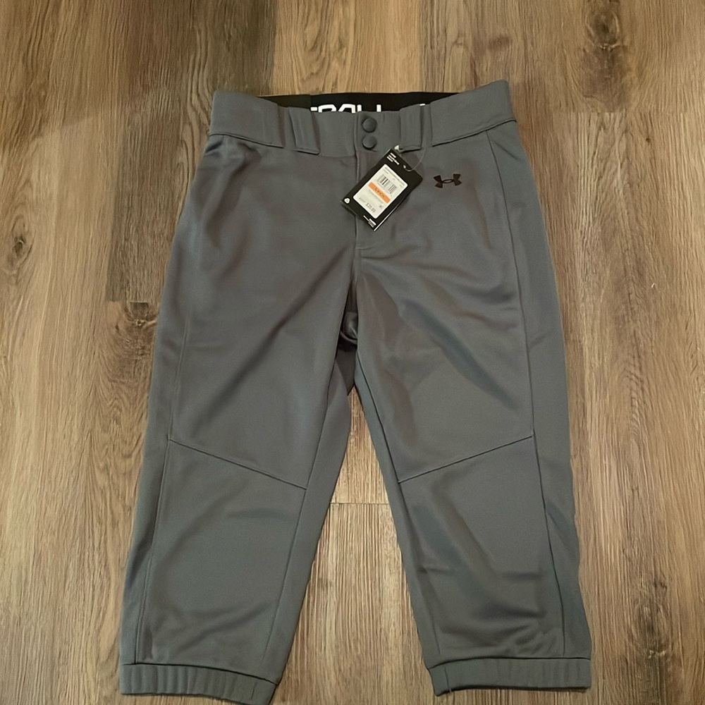 Under Armour softball pants, size smalll